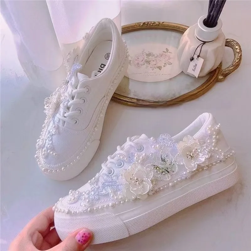 Korean Version Lace Flat Bottomed Women Shoes, Round Toe Pearl Flower Platform Casual Canvas Shoes, New Sweet Girl Sports Shoes