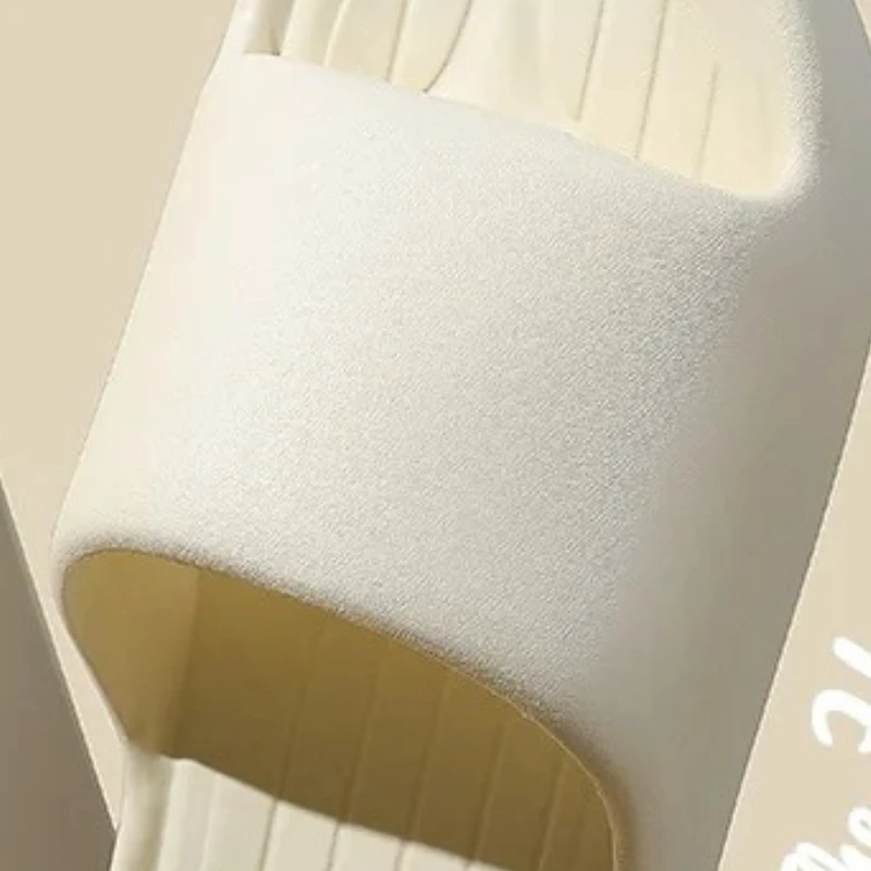 2025 جديد لطيف زوجين وسادة النعال الإناث ملابس الصيف الحمام حمام عدم الانزلاق داخلي المنزل إيفا الصنادل سميكة القاع