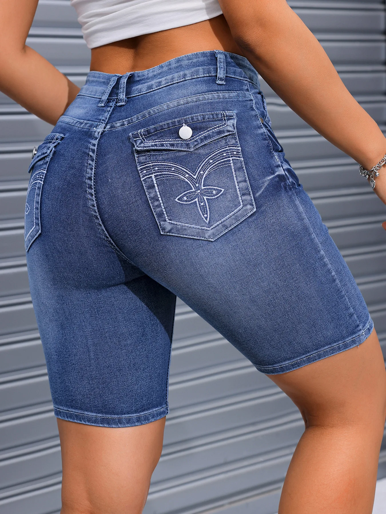 

2025 Summer New High Stretch Slim Fit Denim Shorts For Women Fashion Embroidery Knee Length Skinny Jeans Shorts Casual Clothes