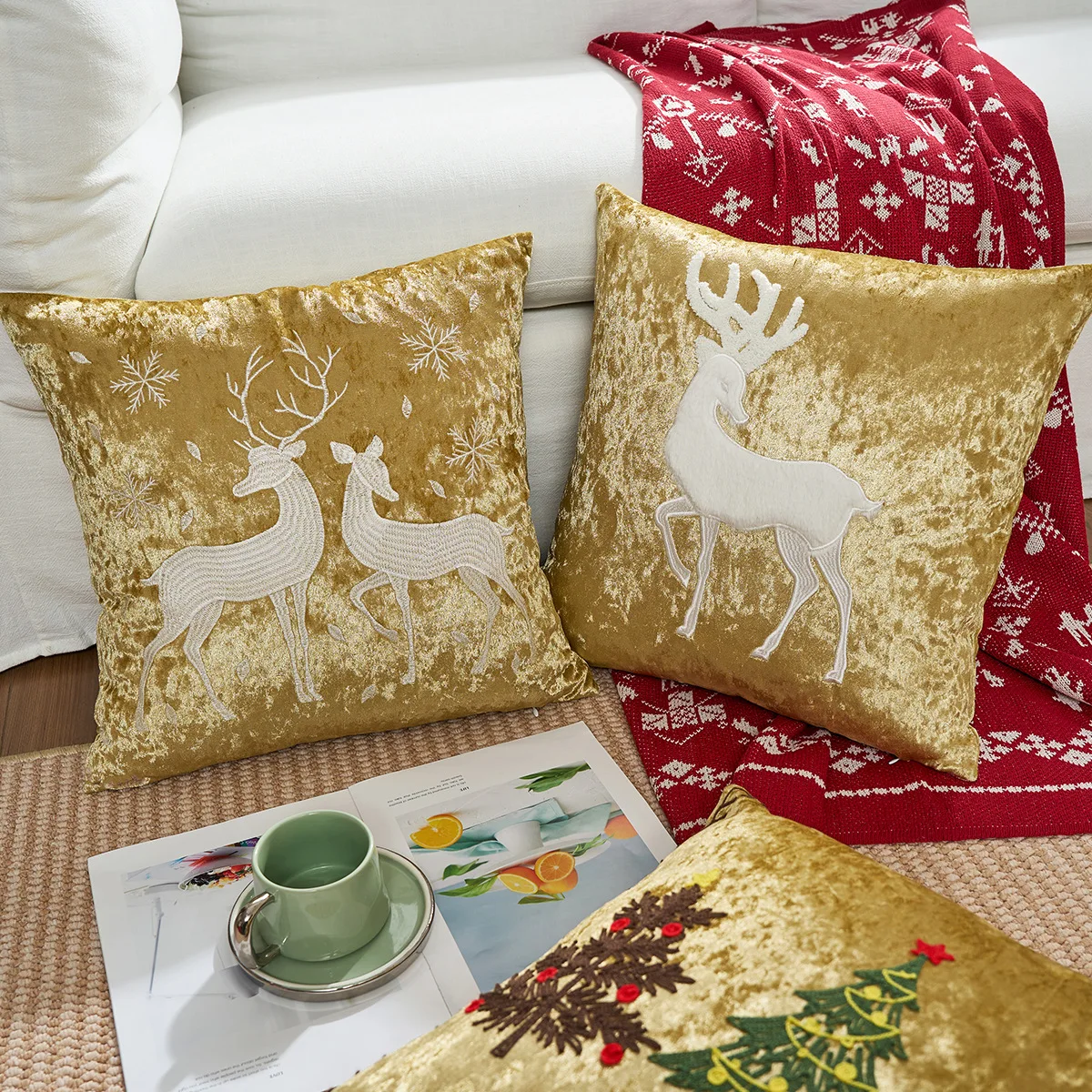 Gold 45x45cm Christmas Throw Pillow Cover Embroidery Canvas Tufted Snowflake Reindeer Design Velvet Pillowcase for Home Decor
