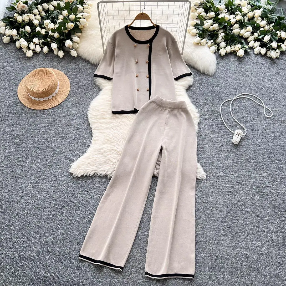 

Женский модный комплект из 2 предметов: повседневный ретро-костюм с цветовыми блоками, круглым вырезом, двубортной застежкой, коротким рукавом, вязаный топ и брюки с широкими штанинами