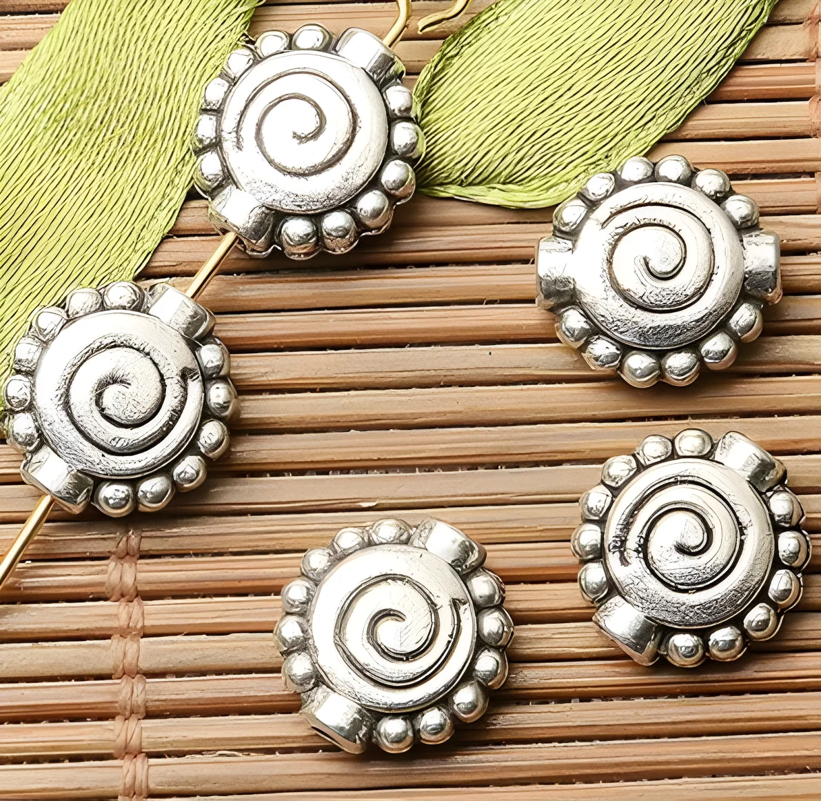 

30pcs 10.7mm. hole 1mm dark silver 2sided swirl pattern spacer bead HWEF2679