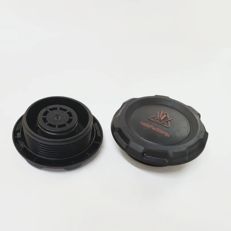 1 pièce Bouchon de réservoir d'expansion de liquide de refroidissement moteur OE 2Q0121321A 2Q0121321 pour VW Golf 8 MK8 T-ROC New Jetta Audi A3 Pièces automobiles