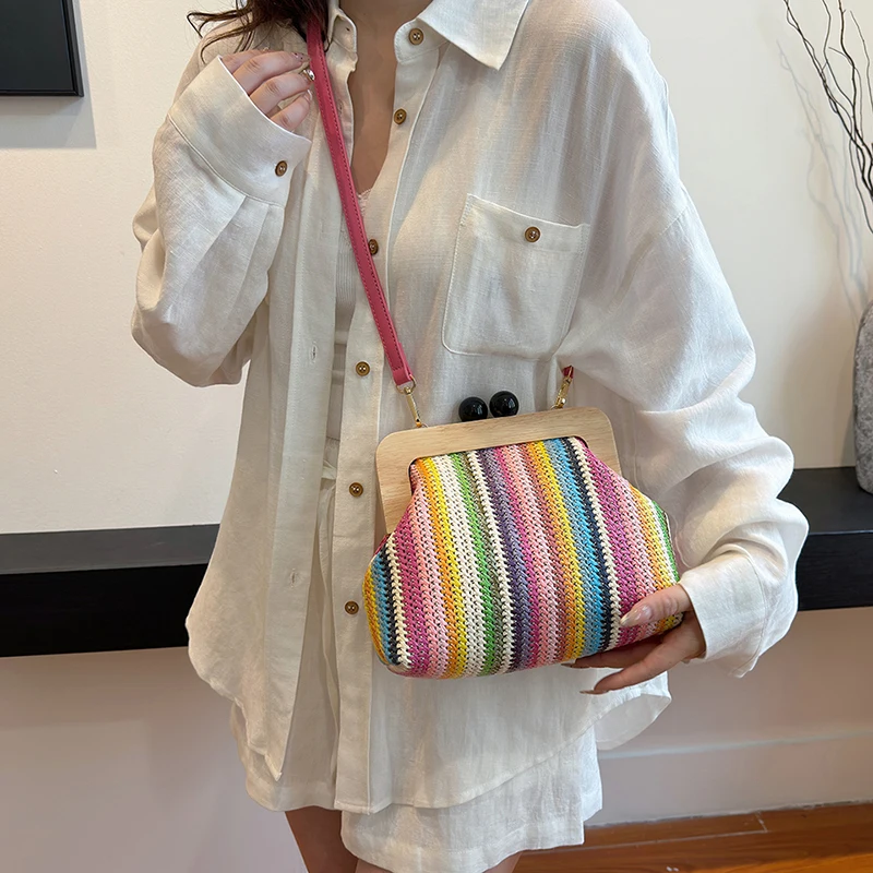 Summer Beach Straw Bag For Women Designer Cloud Bag 2024 New Wood Clip Purse Clutch Bag Shell Shoulder Crossbody Bags Fashion