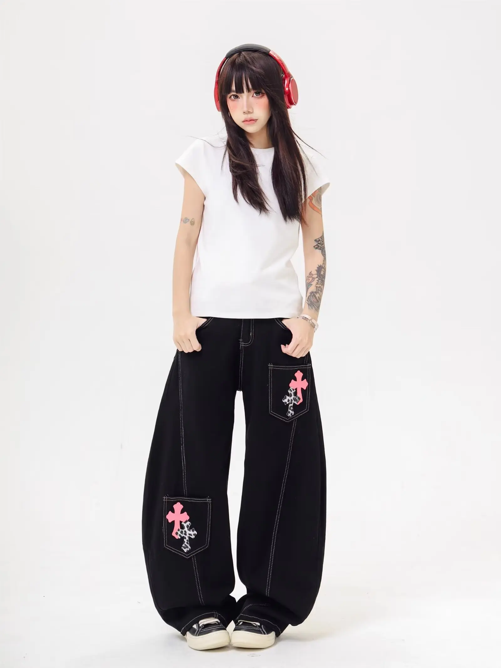 جينز ديني أسود منحني على الطراز الأمريكي مع طباعة متقاطعة متعددة الاستخدامات لكل من الرجال والنساء سروال Y2K فضفاض مناسب #2