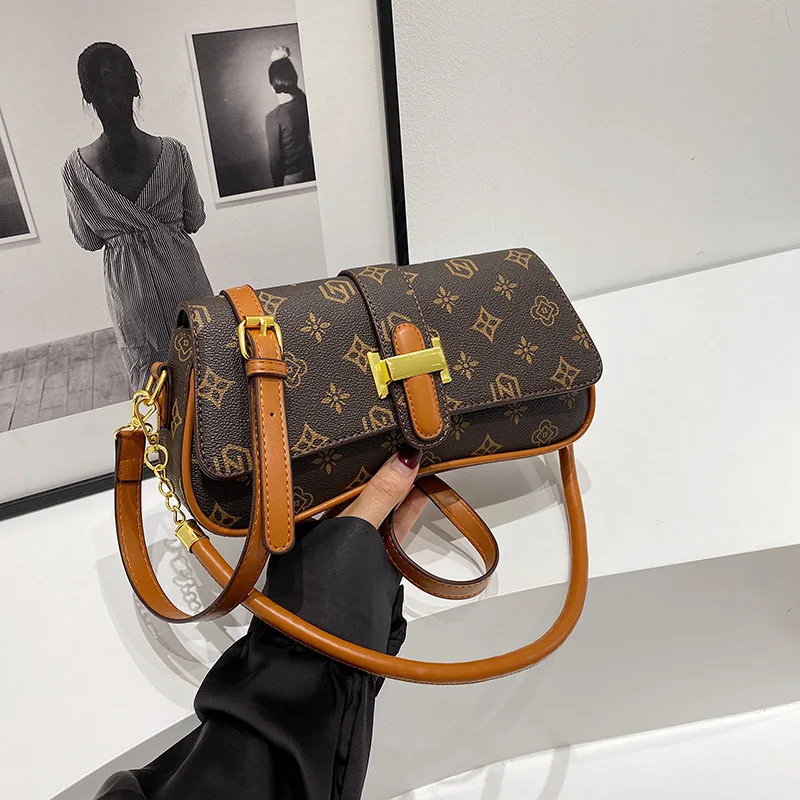 bolso-de-hombro-clasico-vintage-con-monograma-bolso-bandolera-2-en-1-versatil-y-moderno-con-hebilla-dorada
