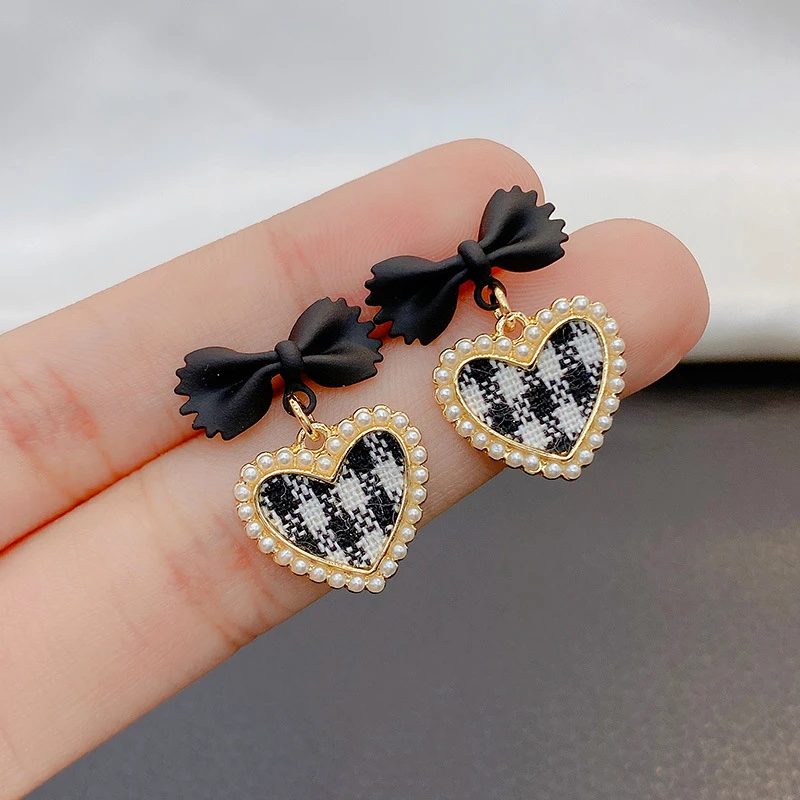 Sweet Mesh Heart-shaped Pendant Bow Stud Earrings for Women New Fashion Elegant Charming Girl Daily Wear Jewelry Birthday Gift