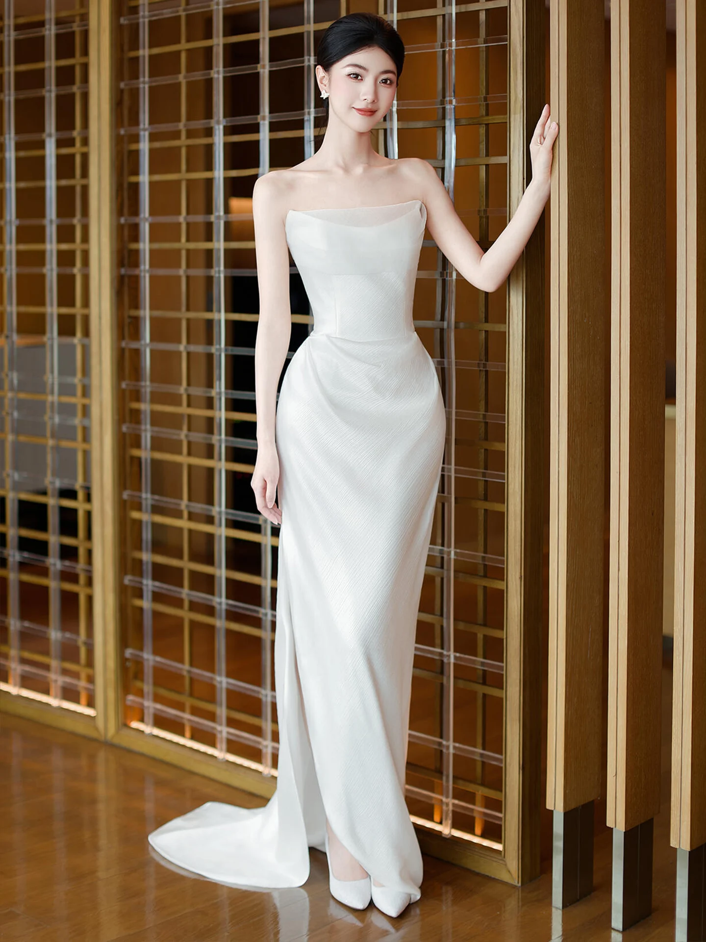 

Elegant White Fish Tail Bridal Dress Simple Strapless Wedding Dress Forest System Engagement Party Dress Long Skirt No Sleeve