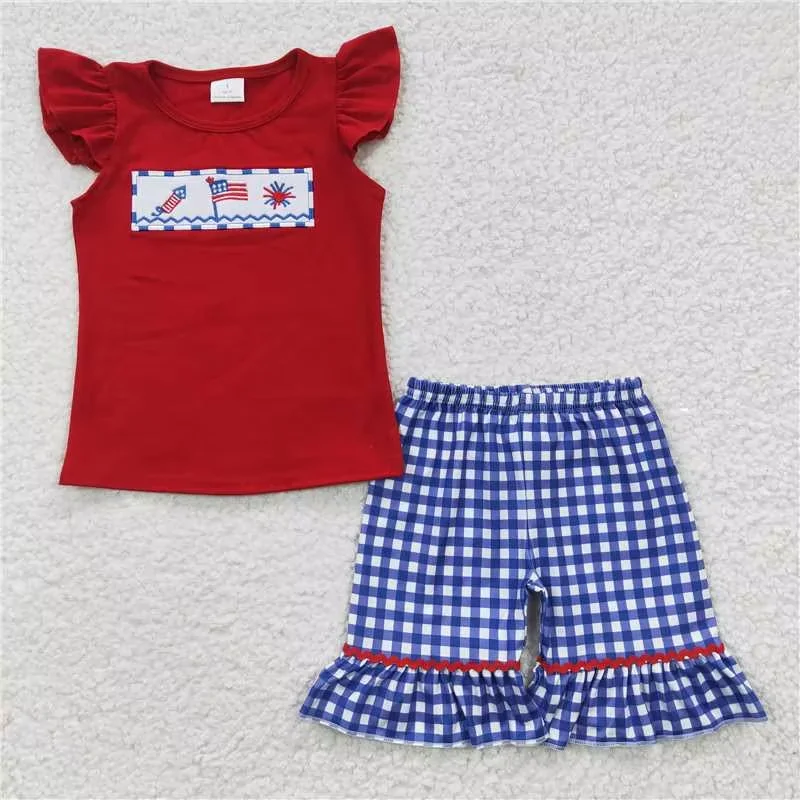 Vendita all'ingrosso Baby Boy Girl 4 luglio Outfit Bambino Bandiere ricamate Camicia rossa in cotone Set estivo per bambini Pantaloncini scozzesi blu per bambini