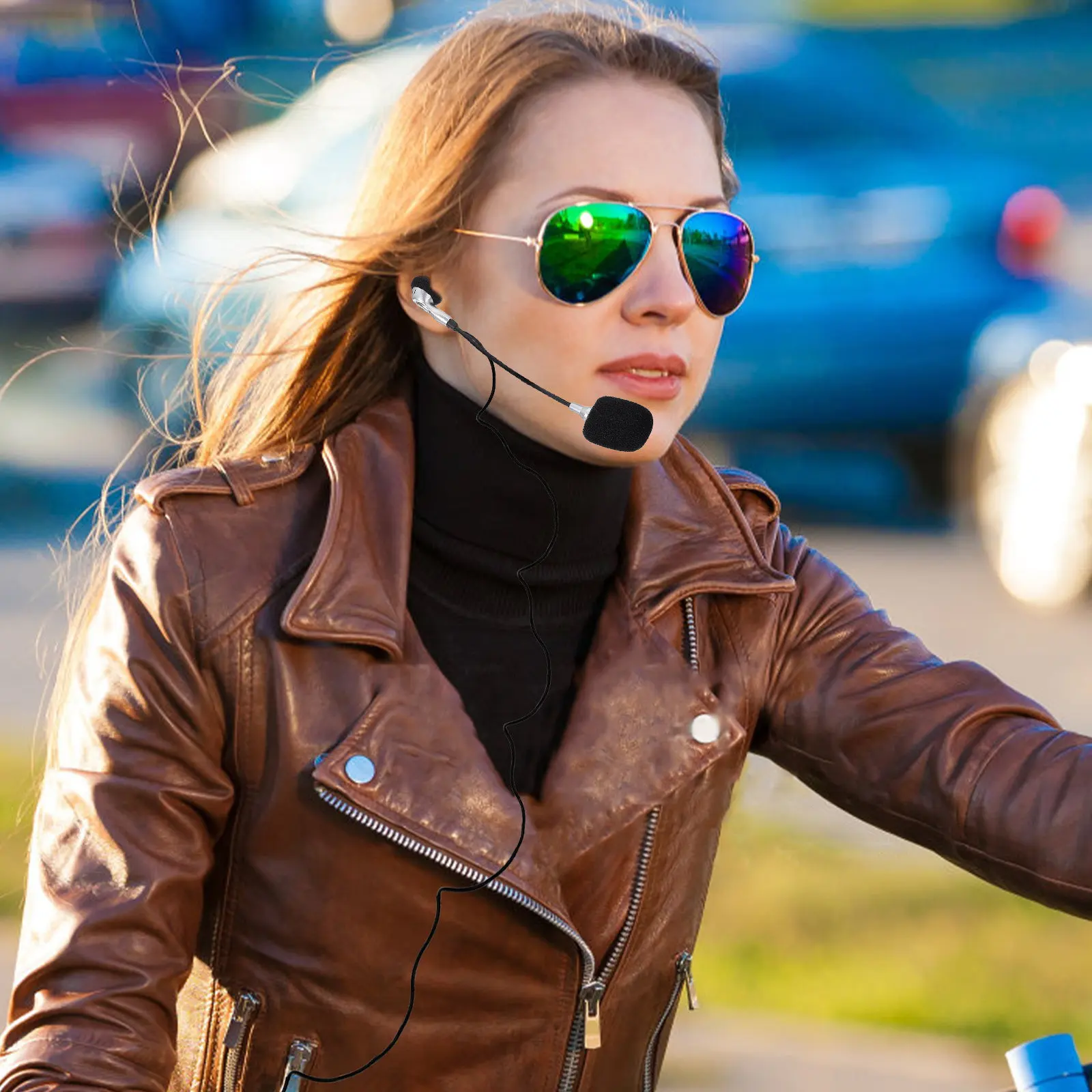 

Комплект мотоциклетной интерком-системы: четкая связь, простая установка, многофункциональность, вызов одной кнопкой, голосовая навигация для мотоциклов