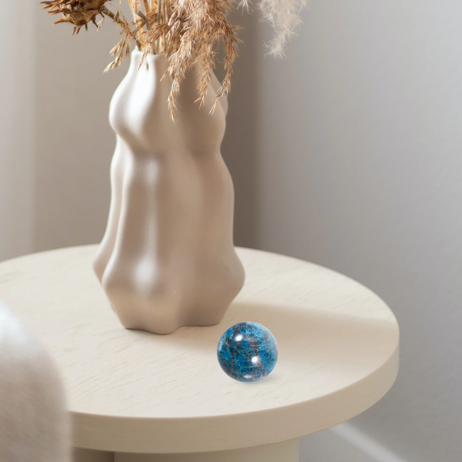 

Crystal Ball Desktop Decoration Exquisite Small Crystal Sphere Home Ornament Office Table Decor Handheld Portable