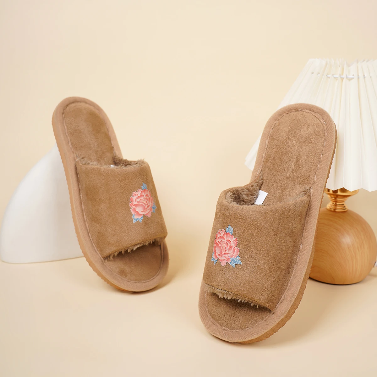 女性の柔らかい毛皮のような屋内スリッパ,メモリフォーム,かわいいプリント,茶色の漫画,夏,秋,冬,4シーズン,オープン,寝室,メイラードスタイル