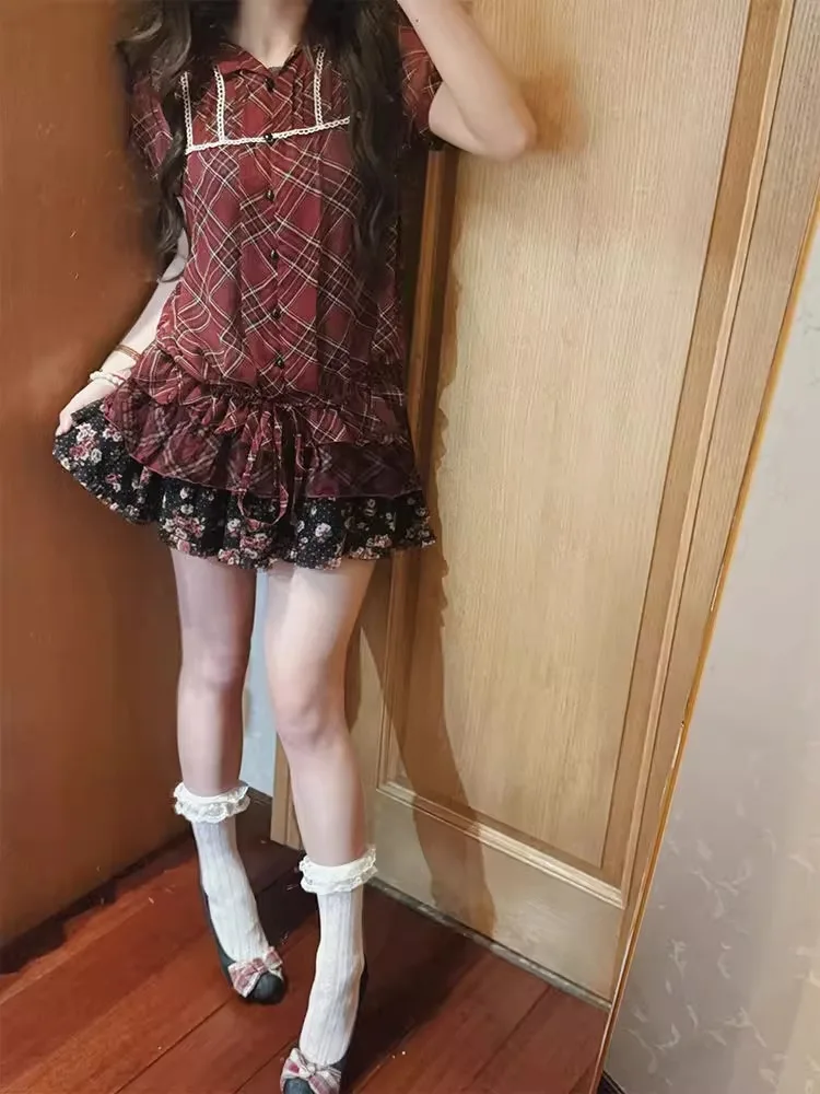 กระโปรงทรงเอลายดอกไม้สีแดงสไตล์วินเทจใหม่ประจำฤดูร้อนปี 2025 สำหรับผู้หญิง ทำจากเส้นใยโพลีเอสเตอร์