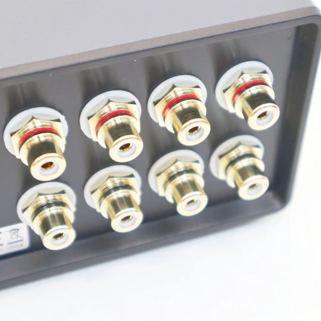 TIANCOOLKEI RCA4-3 Audio signal switcher AV / RCA 4 IN - 3 OUT Input and output can be selected independently