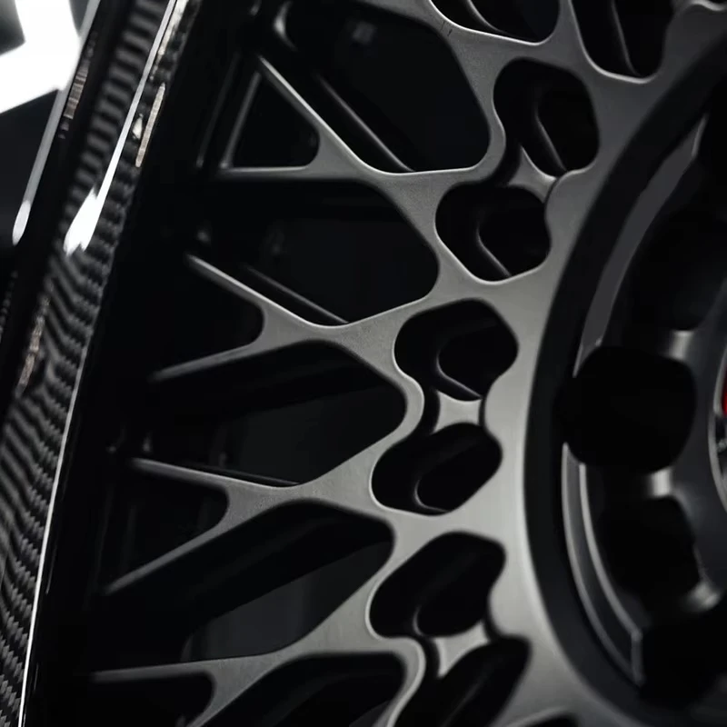 Zdjęcie 5: Kute felgi samochodowe ze stopu aluminium z włókna węglowego 5x114.3 5x120 5x130 18 19 20 22 24 26 cali do Mercedes Rolls Royce