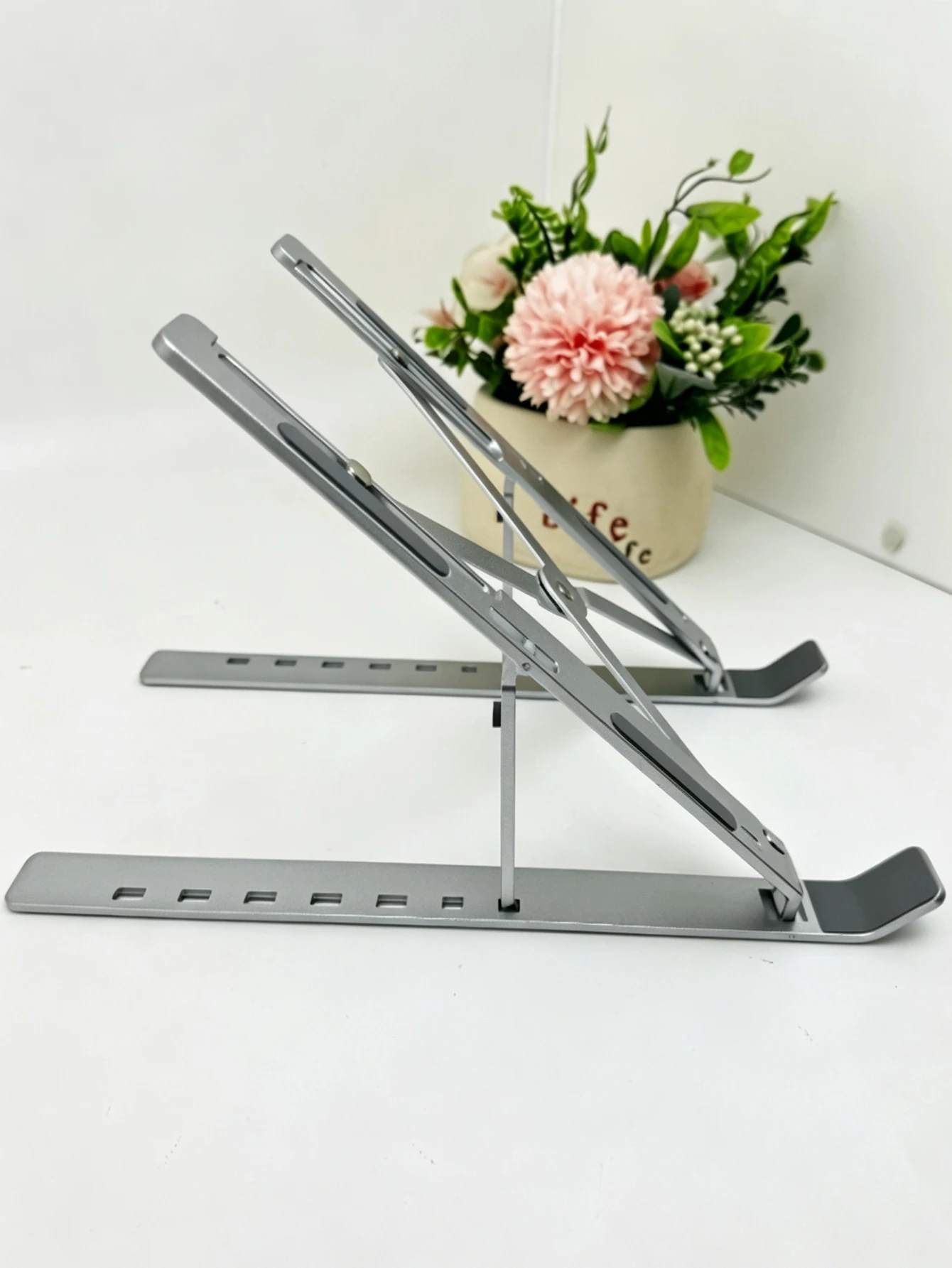 18-inch laptop stand aluminum alloy foldable cooling lift heightening tray portable desktop stand tablet phone stand