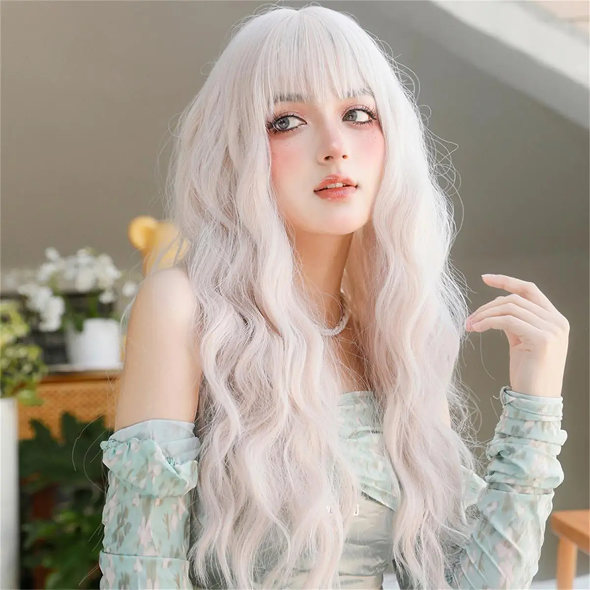 

Pale Pink White Long Wavy Synthetic Wig with Bangs, Natural Curly Hair for Daily Wear, Cosplay and Lolita
