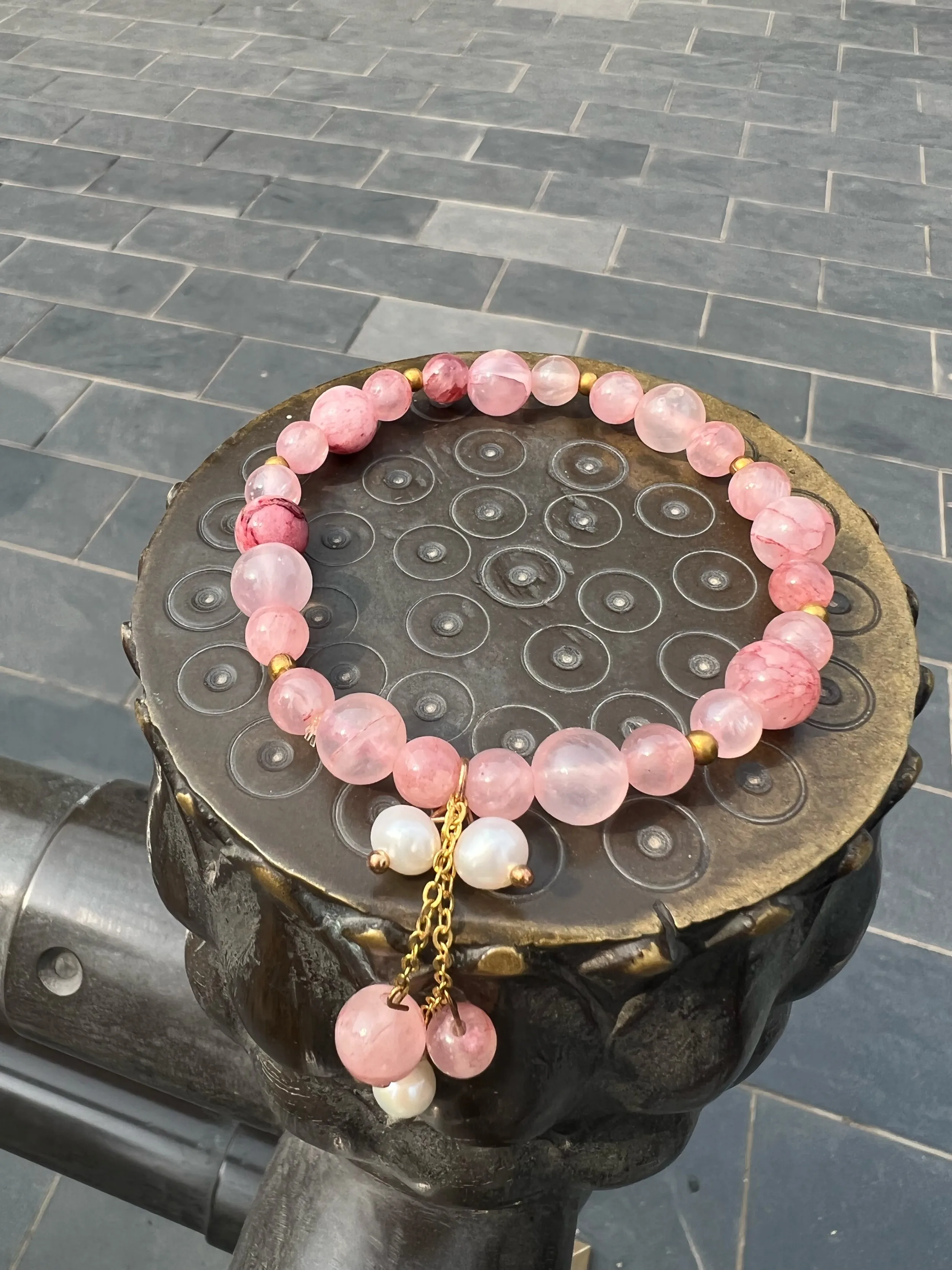 UMQ Beijing Legal Circulation Office Pink Crystal Pendant Souvenir Lucky Incense Ashes Bracelet To Send Friends Safe and Healthy