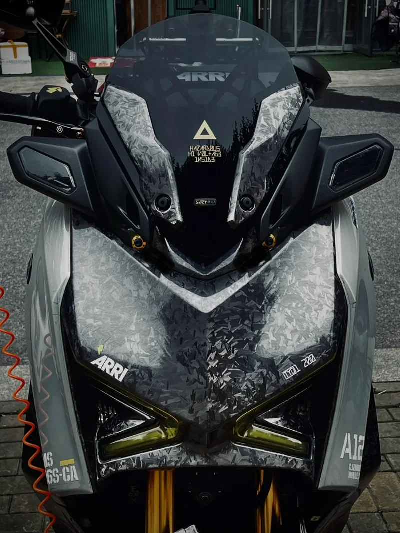 PET Shadow Black Forged Carbon Vinylfolie Rolle mit Luftkanälen DIY Selbstklebende Aufkleber Motorrad Auto Wrapping Folie – Detail 1