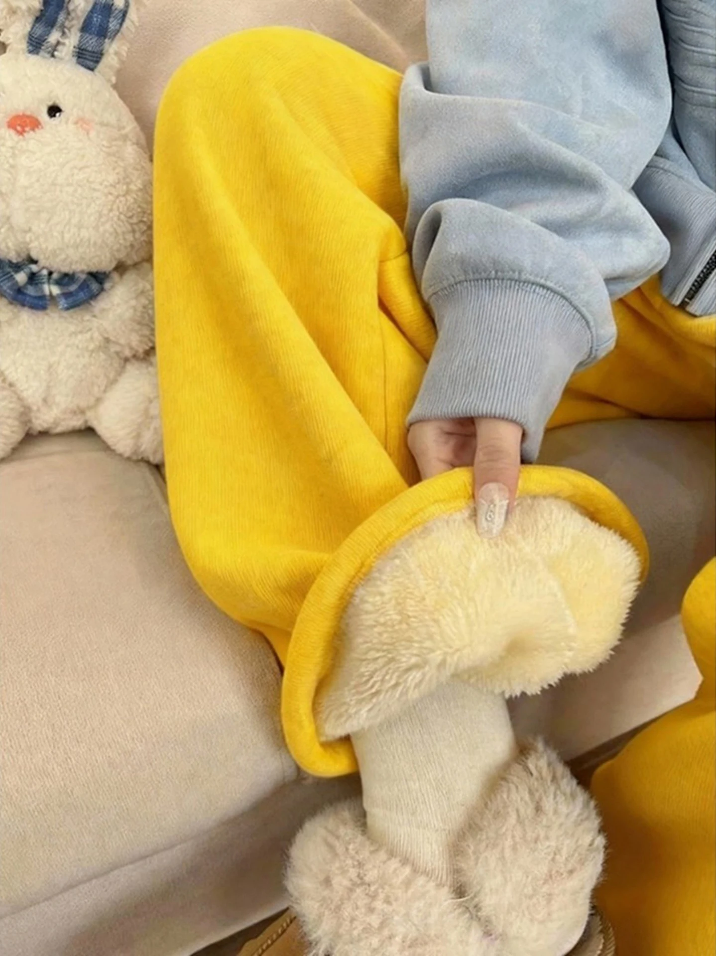 Calças Amarelas de Cintura Alta com Pernas Largas para Mulheres, Inverno, Soltas, Versáteis, Forradas, Fluffy, Casuais e Emagrecidas