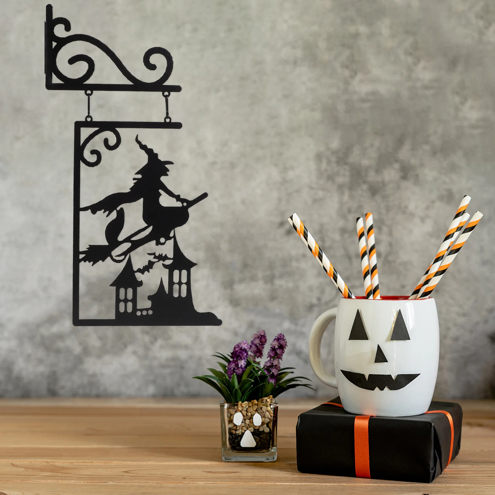 

Iron Halloween Wall Hanging Witch Sculpture Creative Metal Wall Decor for Garden Living Room Party Decoration Halloween Gift