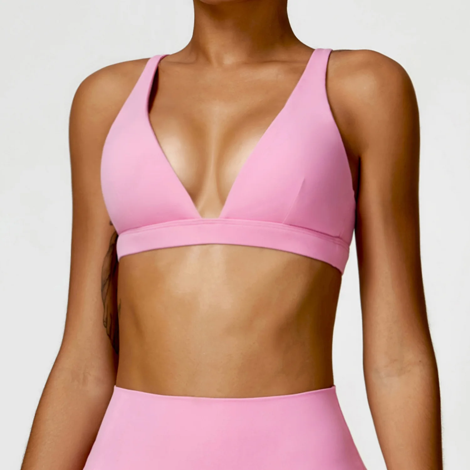 Deep V Thin Nylon sutiãs esportivos para mulheres, push up, sleepwears sem fio, academia, treino, ioga bralette, top de fitness diário