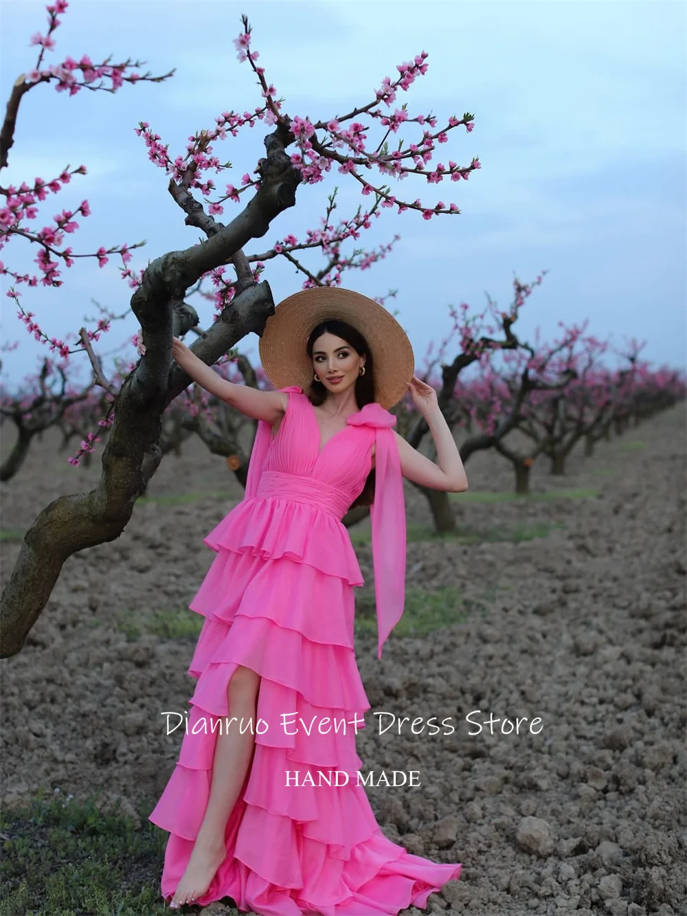 Dianruo فساتين سهرة نابضة بالحياة على شكل حرف A من الشيفون رداء حفلات متدرج رشيق على شكل حرف V بفيونكة فيستدوس دي فييستا أنيقة مخصصة