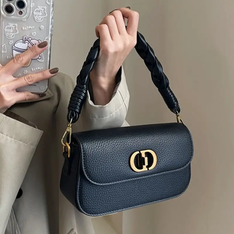 حقيبة منسوجة لخريف وشتاء 2025 للنساء - حقيبة كتف مربعة كلاسيكية مع حزام كروس، حقيبة يد أنيقة تحت الإبط