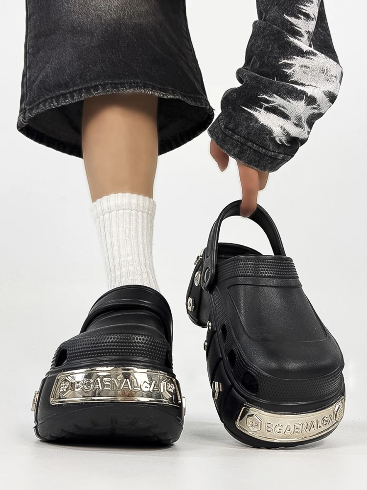 

Paris hole shoes for men, summer thick-soled height-increasing niche rivet punk-style cool sandals, platform big-headed Birkenst