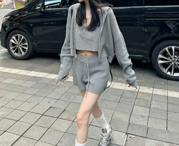 

Lazy Wind Casual Suit Women's Autumn Fashion Knitted Jacket Vest Shorts Three-piece Set