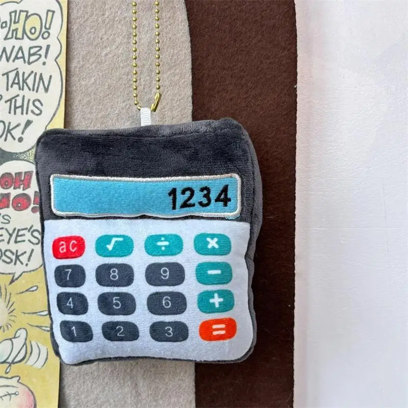 1pc criativo presentes de aniversário menina mochila charme saco pendurado ornamentos engraçado calculadora boneca de pelúcia brinquedos de pelúcia chaveiro pingente