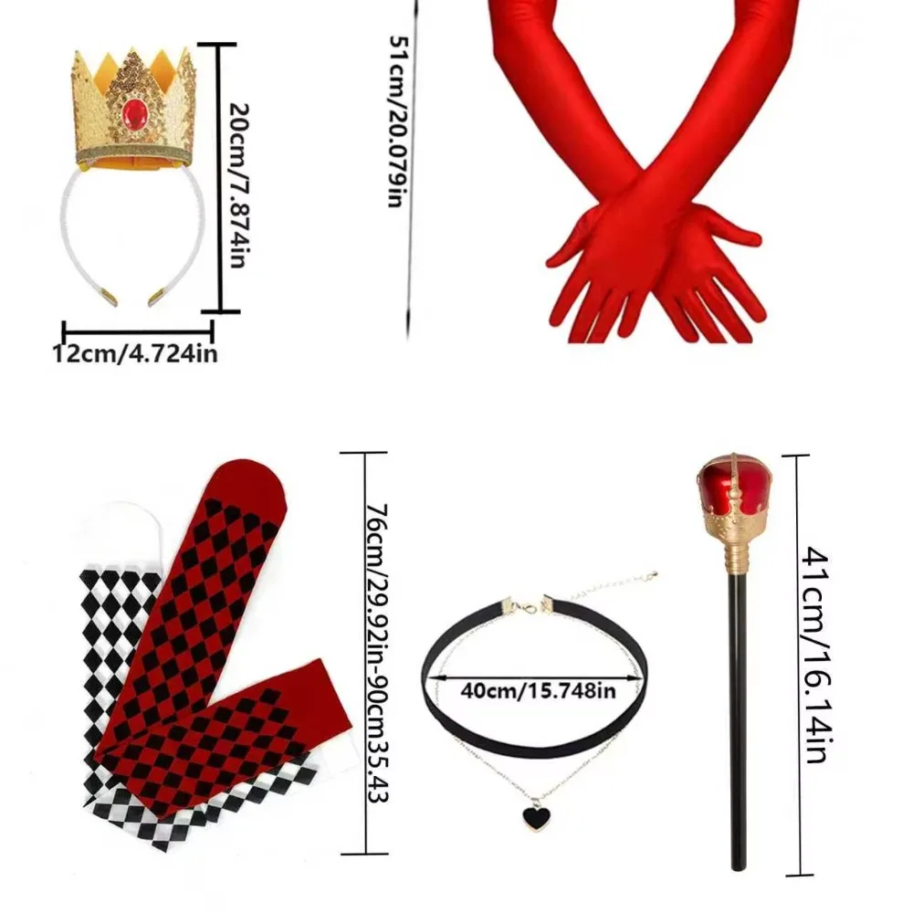 Festa temática de dramatização, acessórios de fantasia de festa: coroa, cetro vermelho, gola, luvas vermelhas e meias xadrez até o joelho.