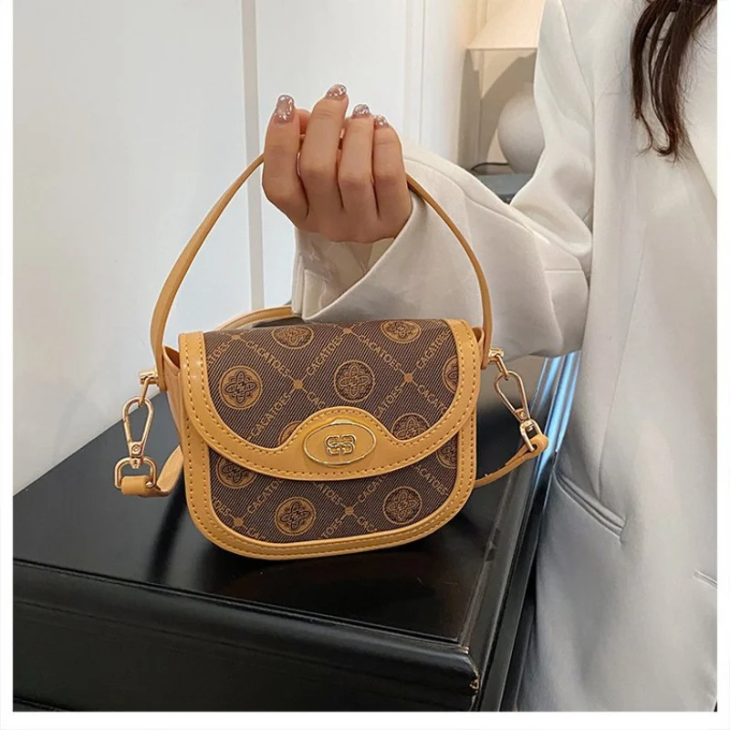 Fashionable Ladies Crossbody-Bag Crafted From Grid-Printed Leather Featuring Classic Paris Style And High-End Look​