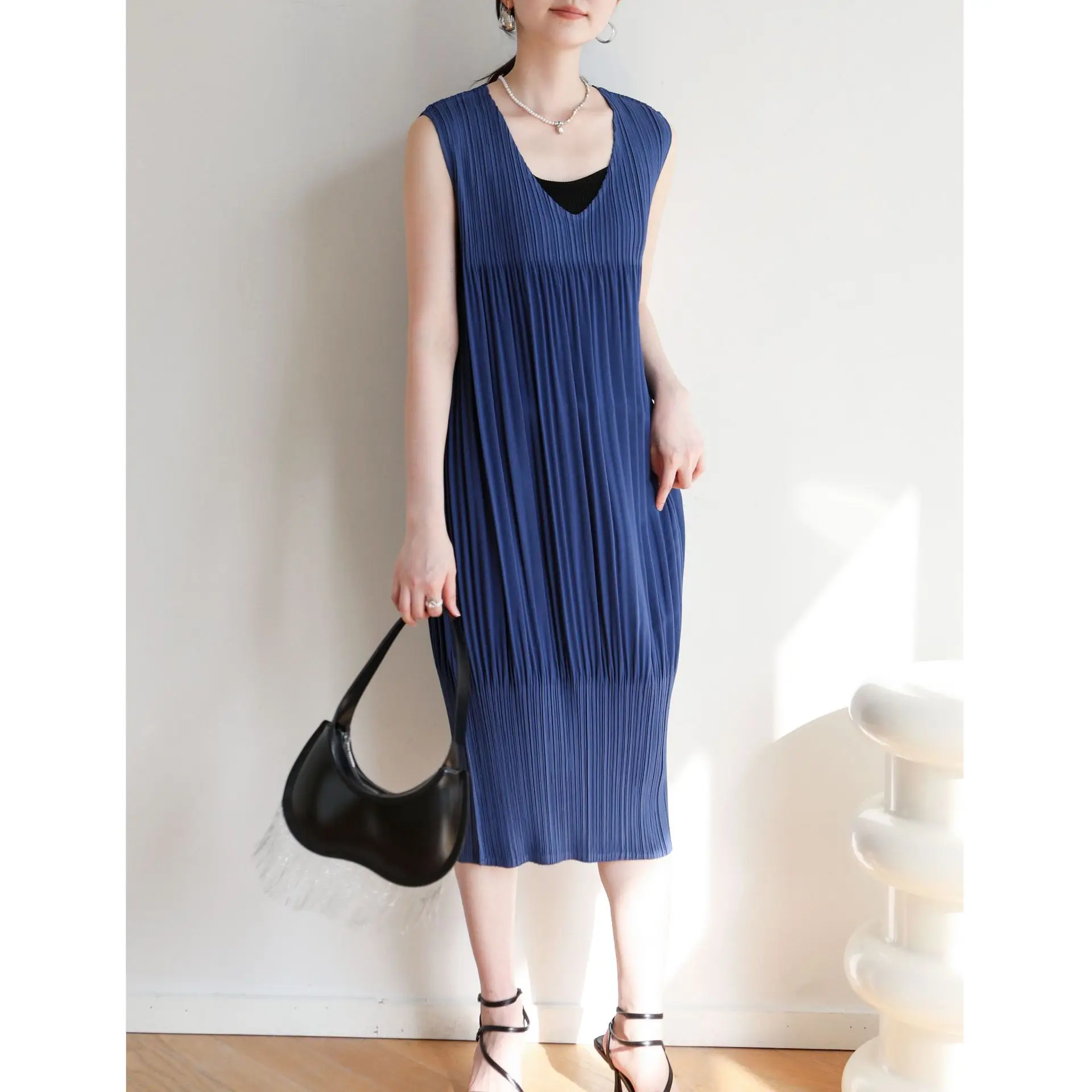 

Miyake Fold 2025 Spring and Summer High End Fold Japanese Fashion Style Temperament Commuter Large Comfortable Loose Dress
