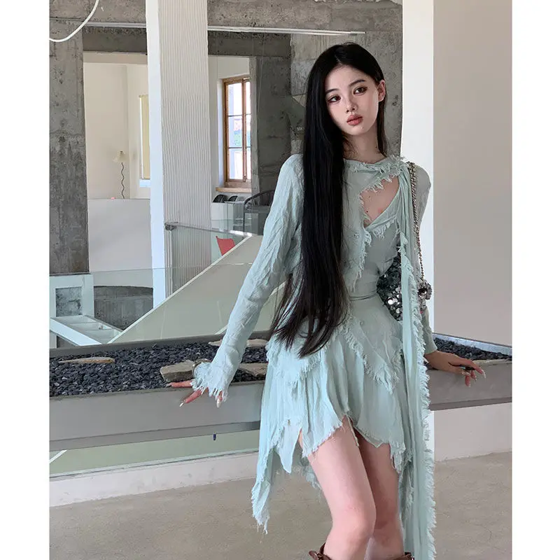 2024 New Spring Wasteland Style Sweet Cool Spicy Girl Top Female Street Design Half Skirt Two Piece Set Female Clothing