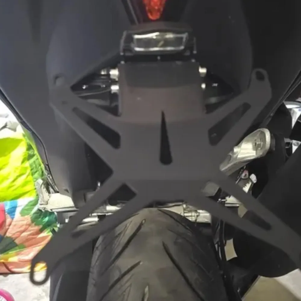 Immagine 4: Per Yamaha T-MAX 560 TMAX Tech MAX 2022-2025 2026 2027 Kit Eliminatore Parafango con Staffa Porta Targa Regolabile per Moto