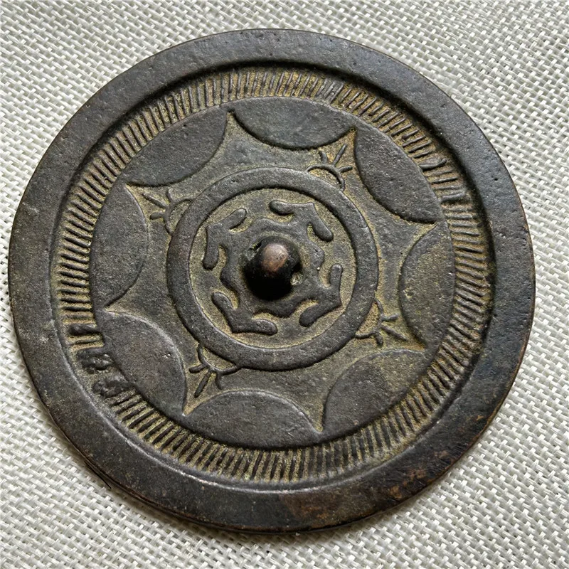 

Bronze crafts Han Dynasty green rust bronze mirror 1709 patina mellow.