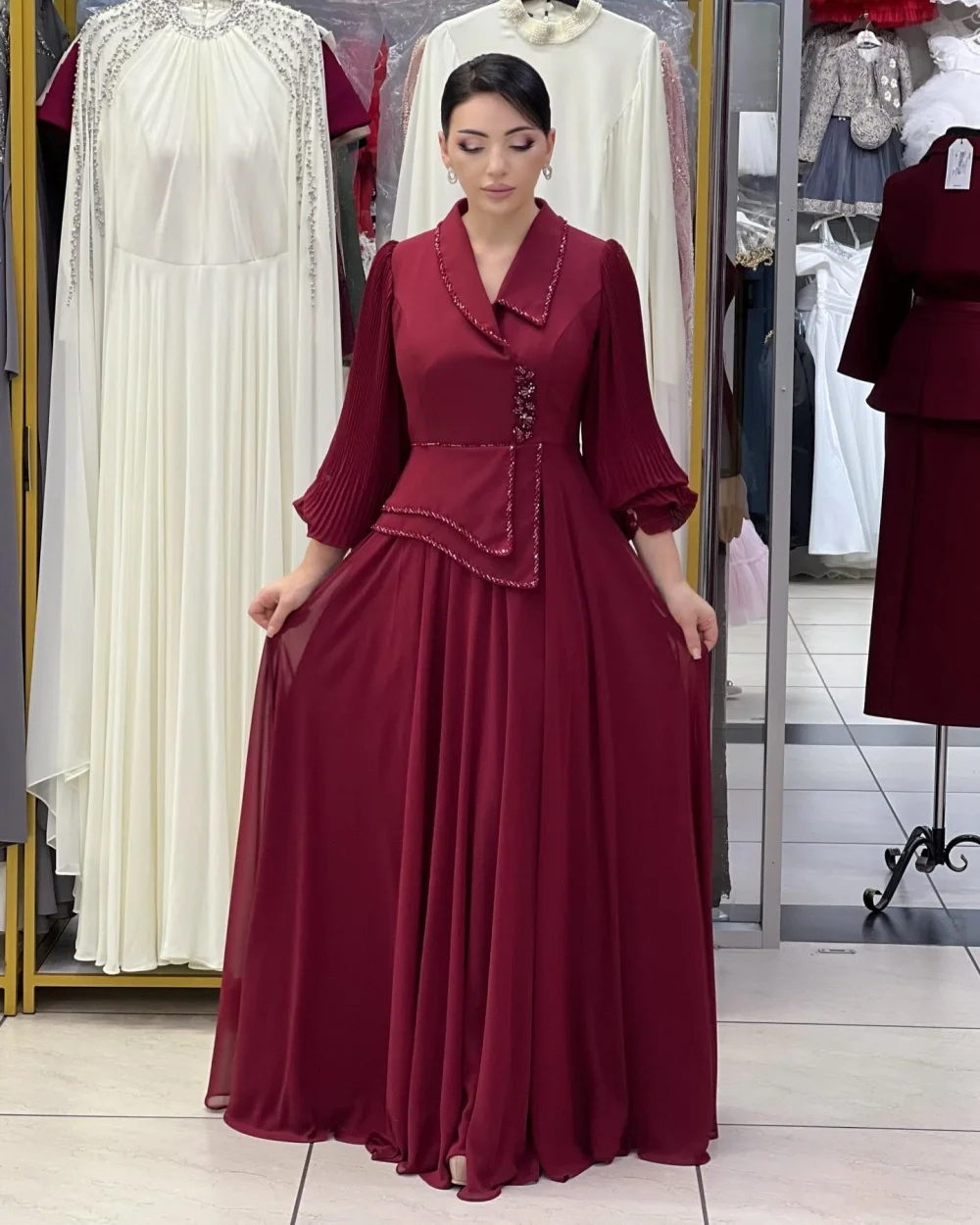 Maßgeschneiderte elegante Damen-Abendkleider mit Perlen und Strass, klassisches Retro-V-Ausschnitt, lange Ärmel, bodenlang, Ballkleider