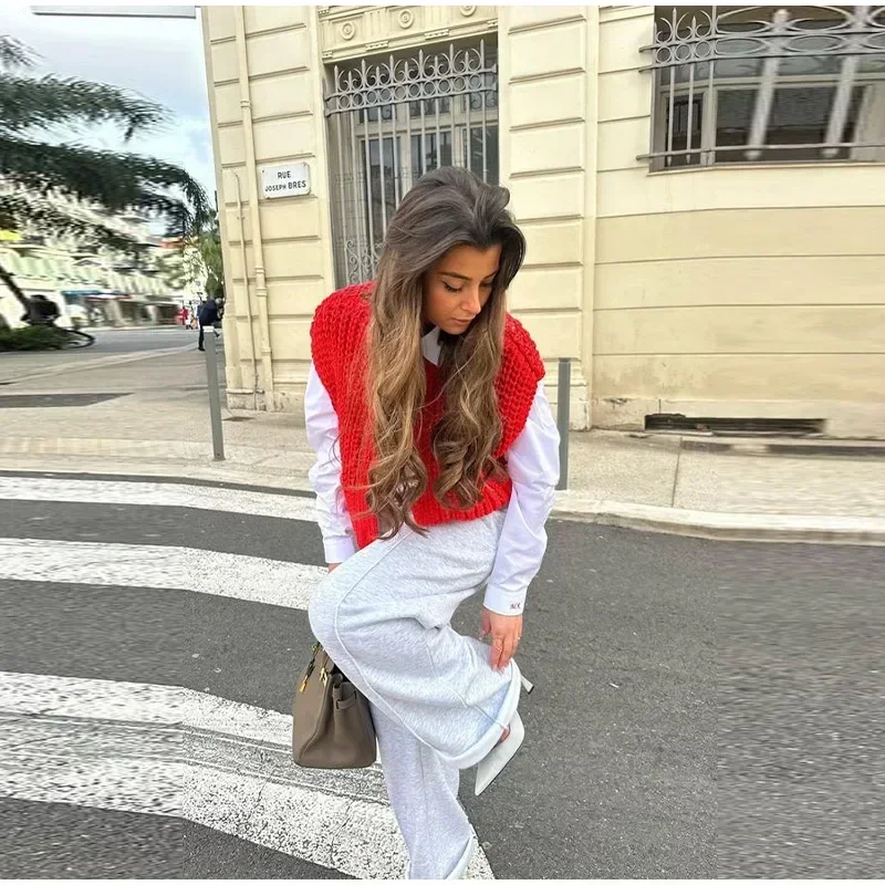 Chaleco de punto de primavera para mujer, chaleco de punto elegante a la moda para mujer, suéter informal rojo sin mangas con cuello redondo y botones de Metal