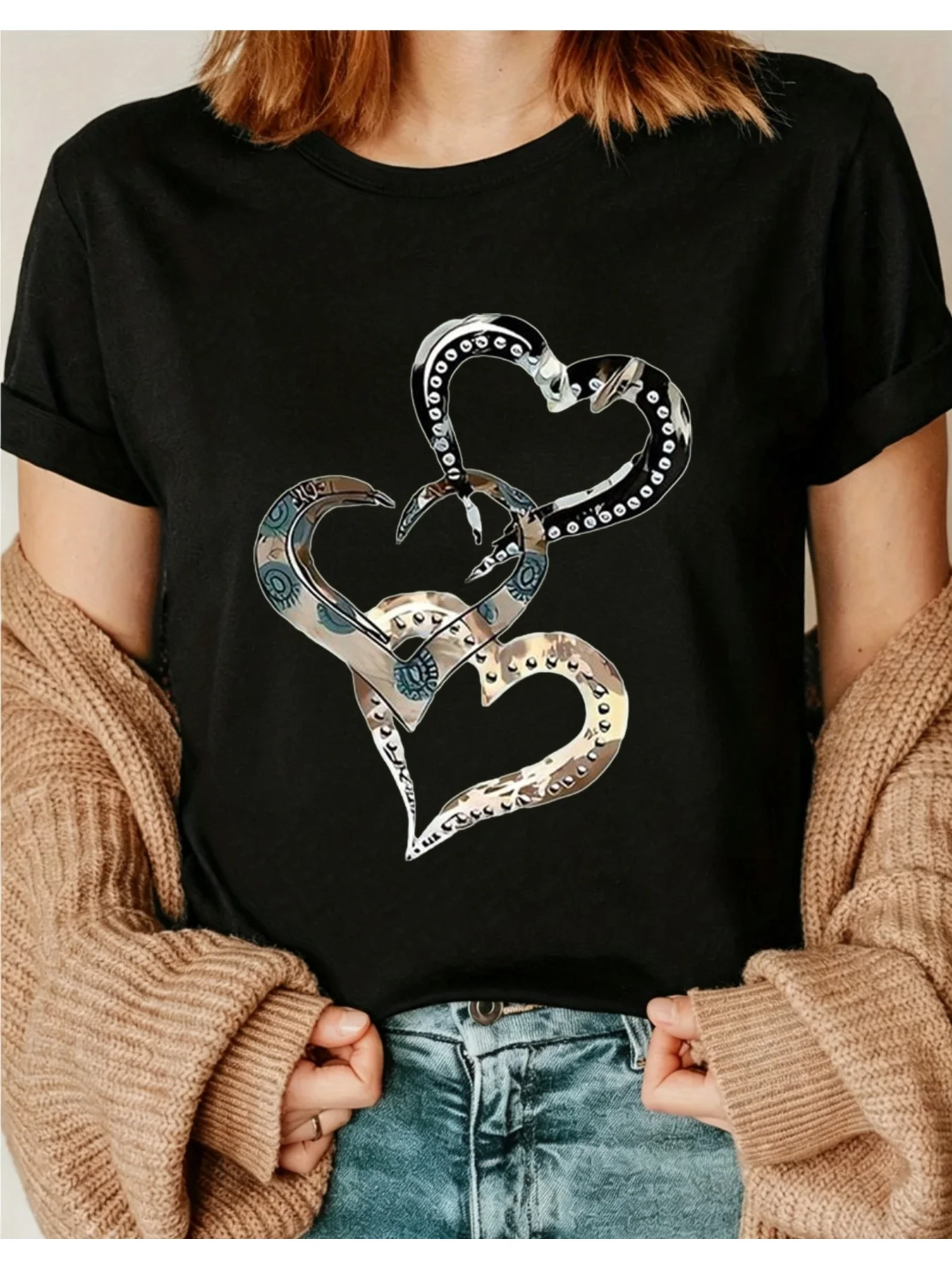 Representative Metal Art Heart Print with Emotional and Loving Themes, Trendy and Fashionable, Easy to Wear, Round Neck Casual Versatile Short-Sleeve Women's T-Shirt, Suitable for Casual Travel and Vacations. I01 Round Neck Short-Sleeve Top, Suitable for All Seasons and Casual Wear