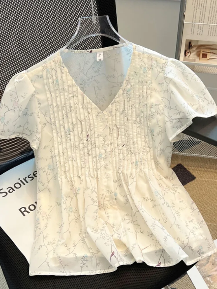 

Summer Floral Embellied Pleated V-Ne ort Sve Chiffon irt Women's Thin Loose Top Korean Sle Bubble Sve Button up