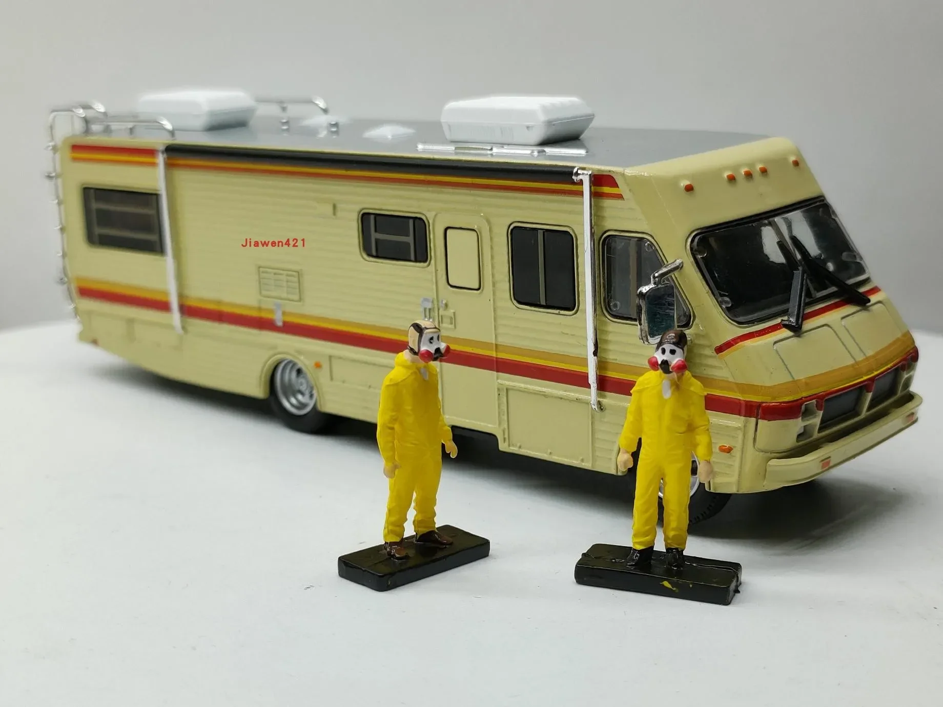 

1:64 1986 Флотвуд BOUNDER Deadly Master Bus литой автомобиль из металлического сплава модель автомобиля украшение дисплей коллекция подарок
