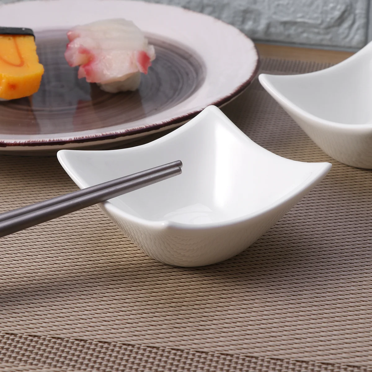 

2Pcs Snack Dishes Pure White Ceramic Four-Corner Sauce Dipping Dishes for Condiments Sauces Dressings Appetizers Serving Plates