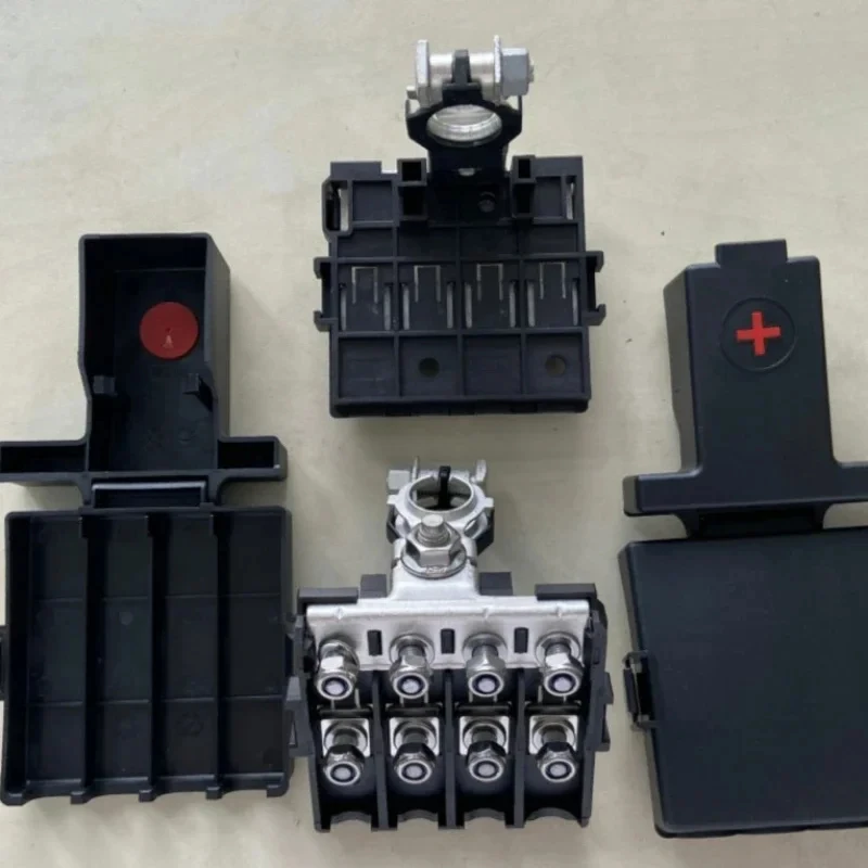 For Car Battery Battery Positive Four-Way Fuse Box Assembly Car Battery 4-Way Fuse Box Can Be Equipped with Insurance