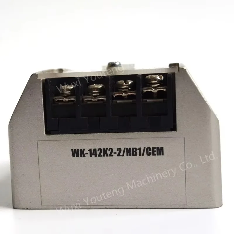 For 1089061851 1089061880 WK-142K2-2 Screw Air Compressor 2-wire Vibration Transmitter Silver Plastic Cast Steel 1 Year