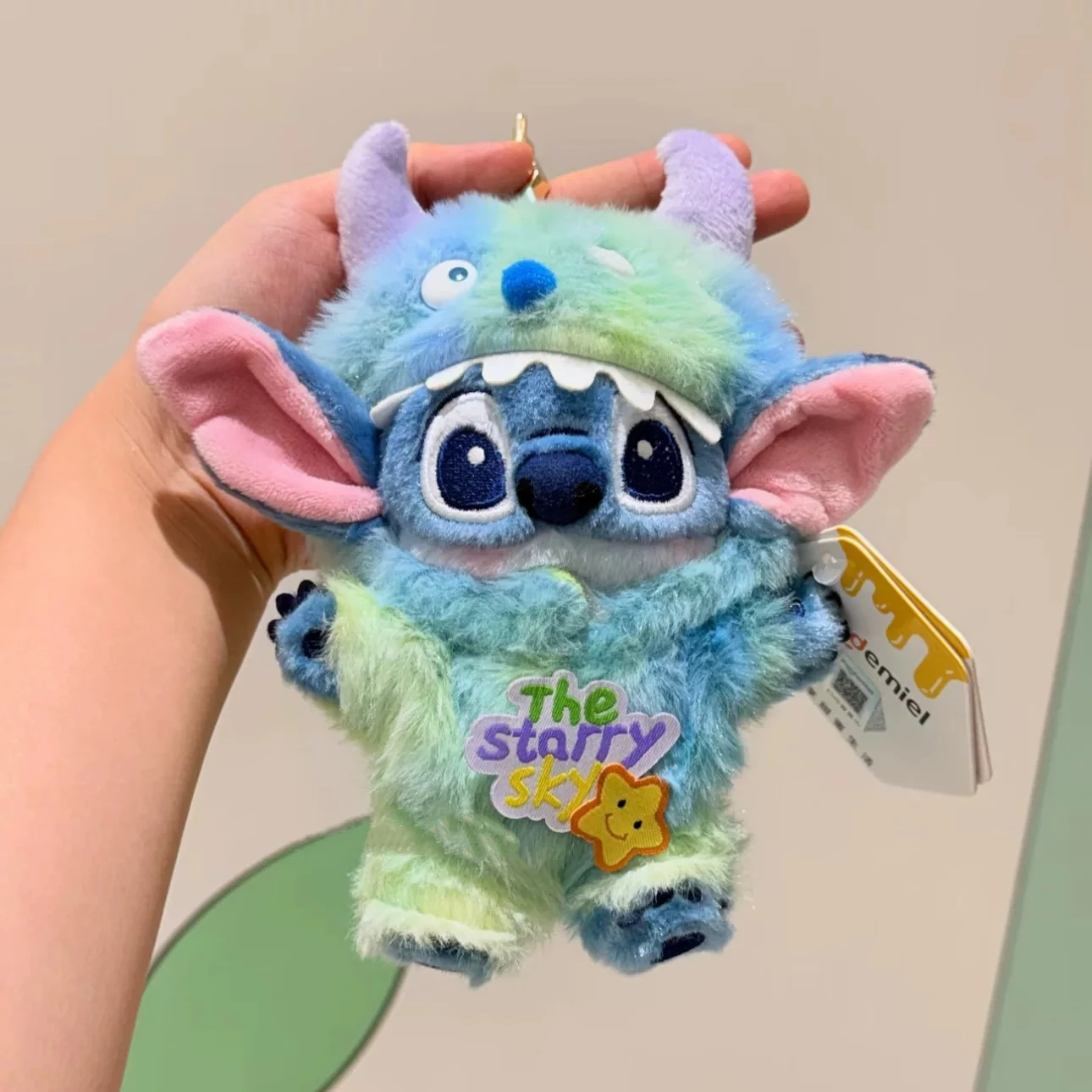 

Новая оригинальная кукла Disney Stitch, кукла ручной работы, сумка для пары, подвеска, школьный рюкзак, украшение, мультяшный брелок, фигурка, плюшевые игрушки, подарок