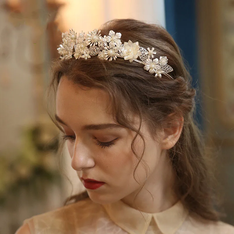 Impresionante corona nupcial Floral de Color plateado, Tiara para el cabello de boda, accesorios hechos a mano, diadema de graduación para mujer