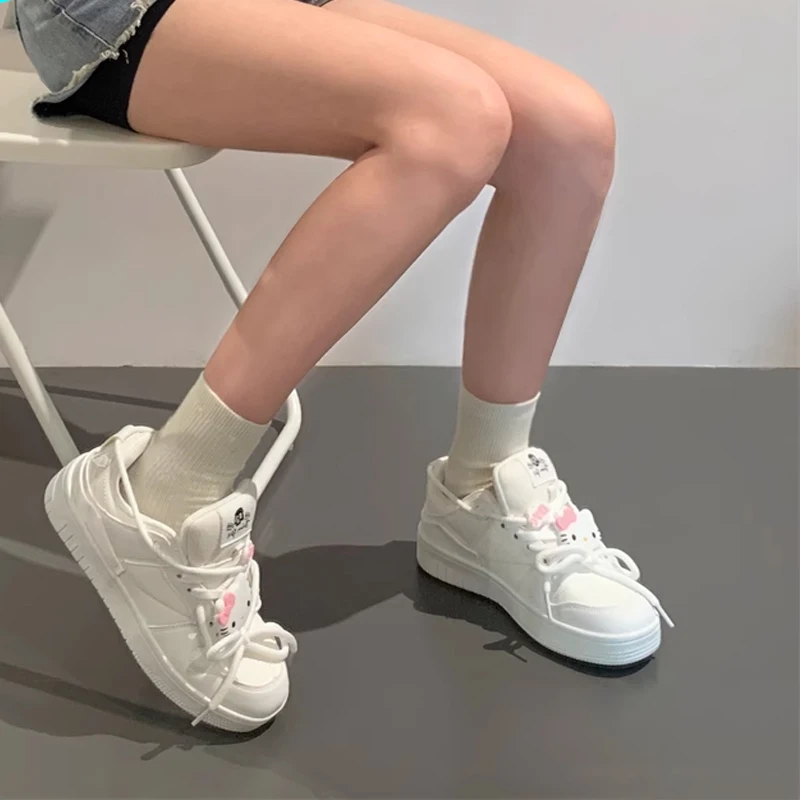 Sanrios Hello Kitty Shoes for Girls, Cute Students, Versatile Cartoon Casual Lolita Pink and White Lace-Up Low-Top Sneakers