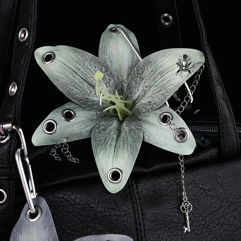 Kreativer Schlüsselanhänger mit Lilien-Blumen-Imitation, Rucksack-Dekoration, Accessoires, Geschenke – Detail 4