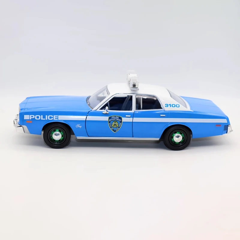 

Diecast 1:24 Scale 1975 Plymouth Fury Alloy Simulation Car Model Static Collection Decorated Holiday Gifts Toys Souvenir Gift